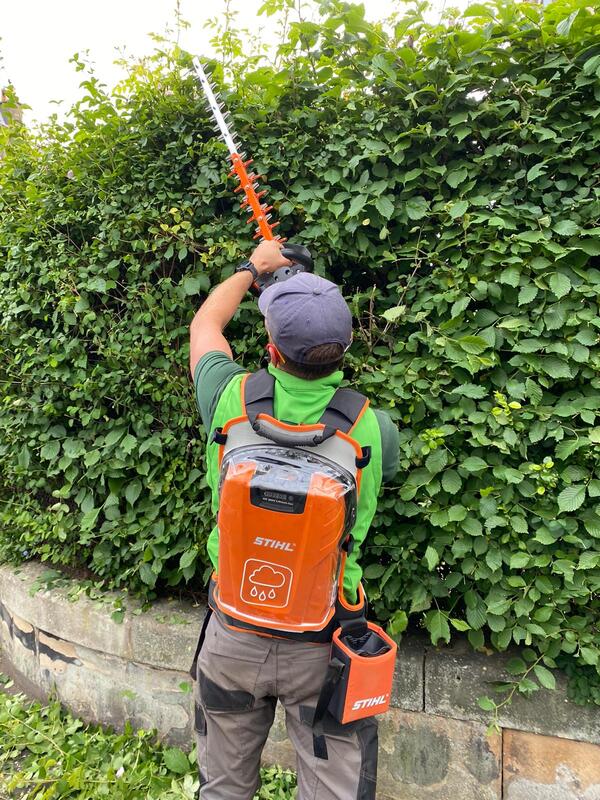 Hedge cutting and removal services in Edinburgh by JDS Gardening, click here for a quote
