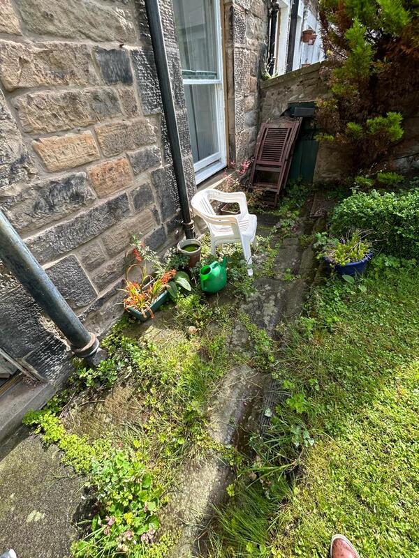 Garden tidy up services in Edinburgh by JDS, click here for a  back garden tidy-up quote anywhere in Edinburgh