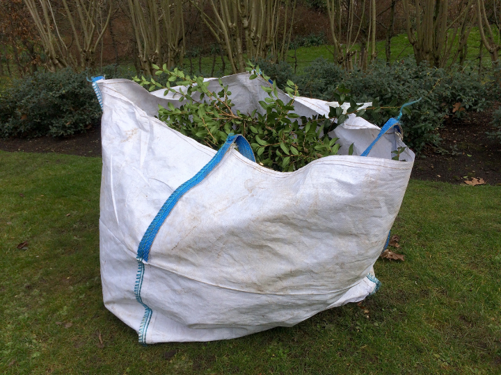 Bulk garden waste collections in Edinburgh, click here for a quote and book online