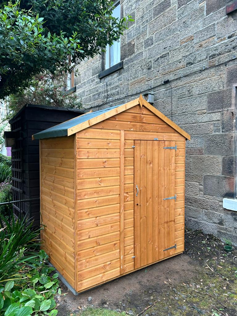 Apex roof sheds supplied and installed in Edinburgh, click here for a shed installation quote in the Edinburgh area