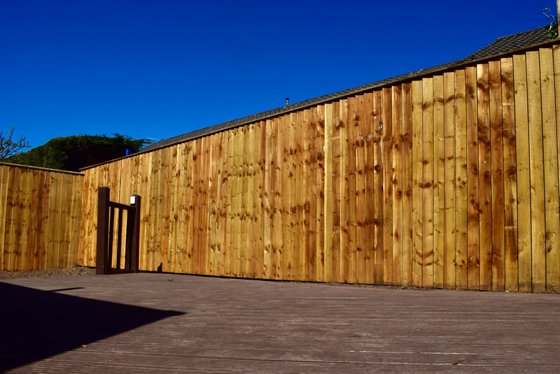 New feather edge fence installation in Edinburgh and Midlothian