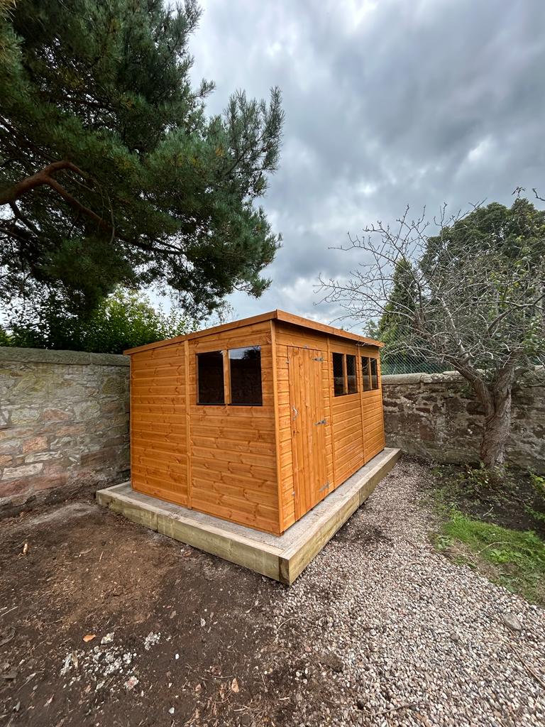 Timber flat roof sheds supplied and installed in Edinburgh, click here for a timber shed delivery quote in the Edinburgh area